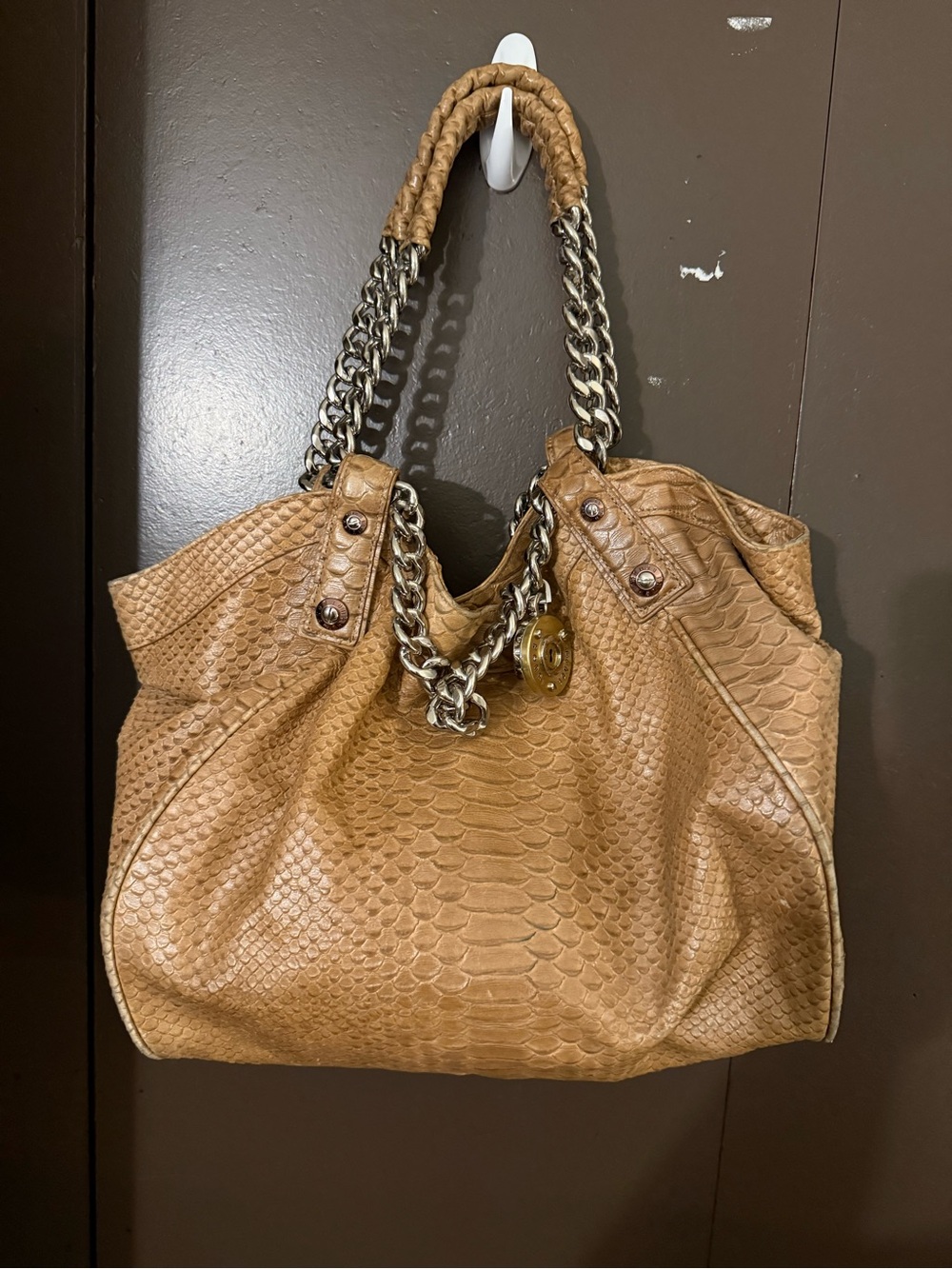 henri bendel tan textured leather hobo with chain straps